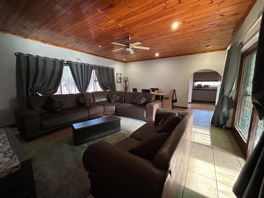 4 Bedroom Property for Sale in Heuwelkruin Eastern Cape